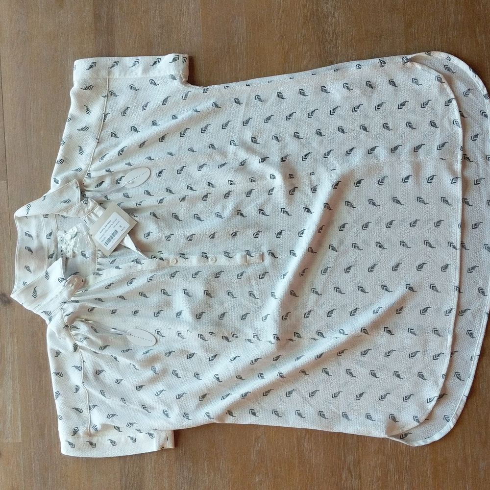Loyal Hana Maternity/Nursing top Small NWT